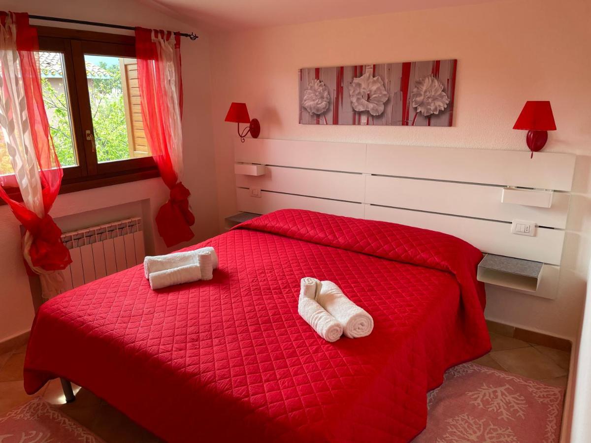 B&B Da Tizy San Teodoro  Eksteriør billede