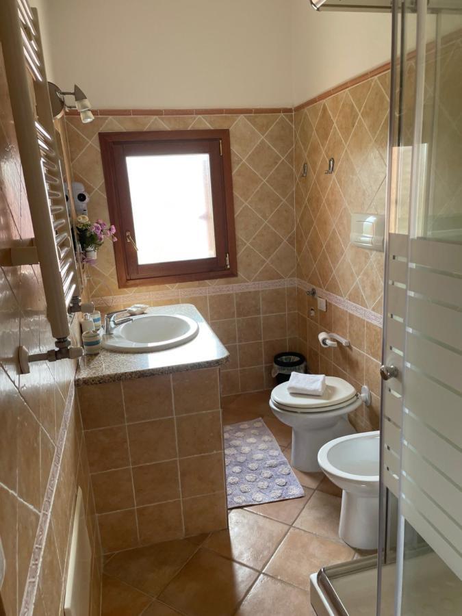 B&B Da Tizy San Teodoro  Eksteriør billede