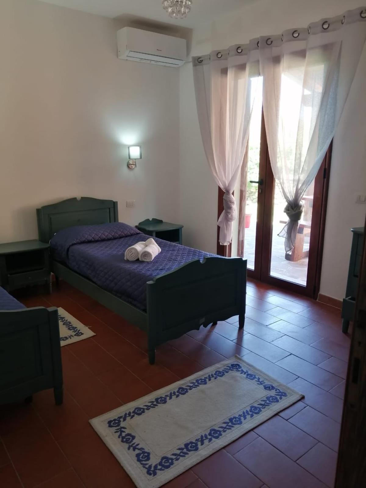 B&B Da Tizy San Teodoro  Eksteriør billede